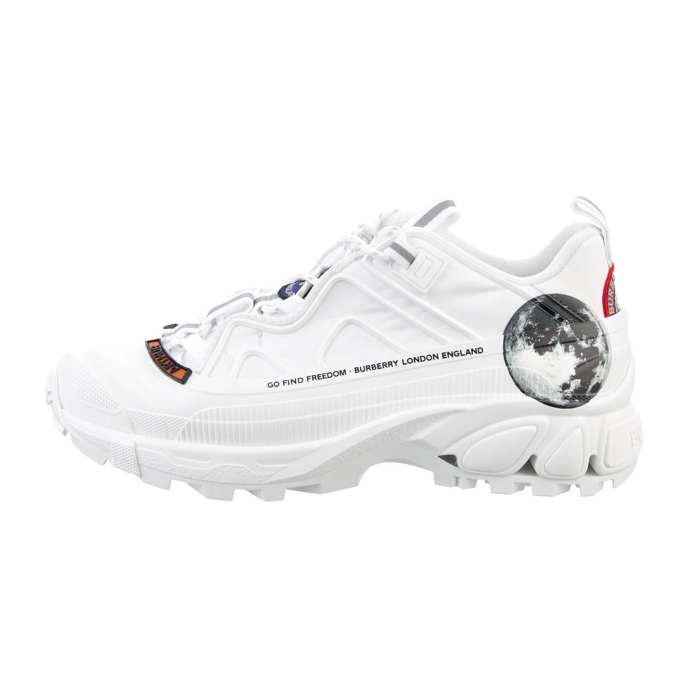 Burberry Arthur Sneakers w/tags